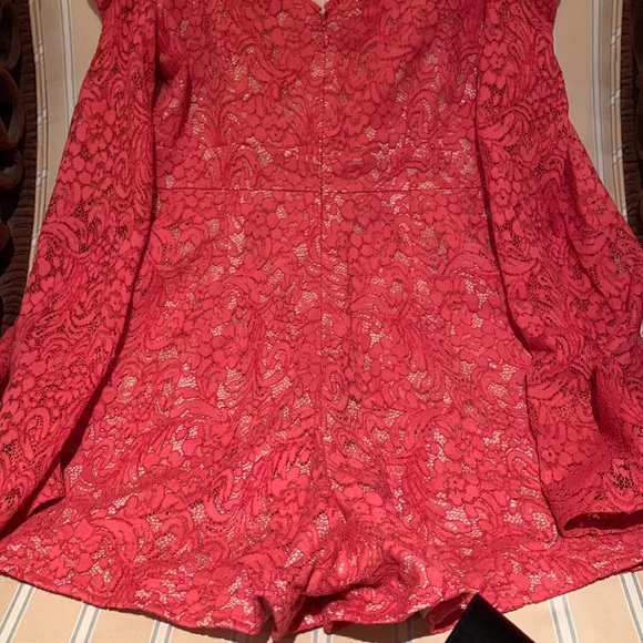 THE JETSET DIARIES RAVA LACE ROMPER SEXY SHOULDER STRAPS FRONT POCKETS LINED S - Picture 13 of 15
